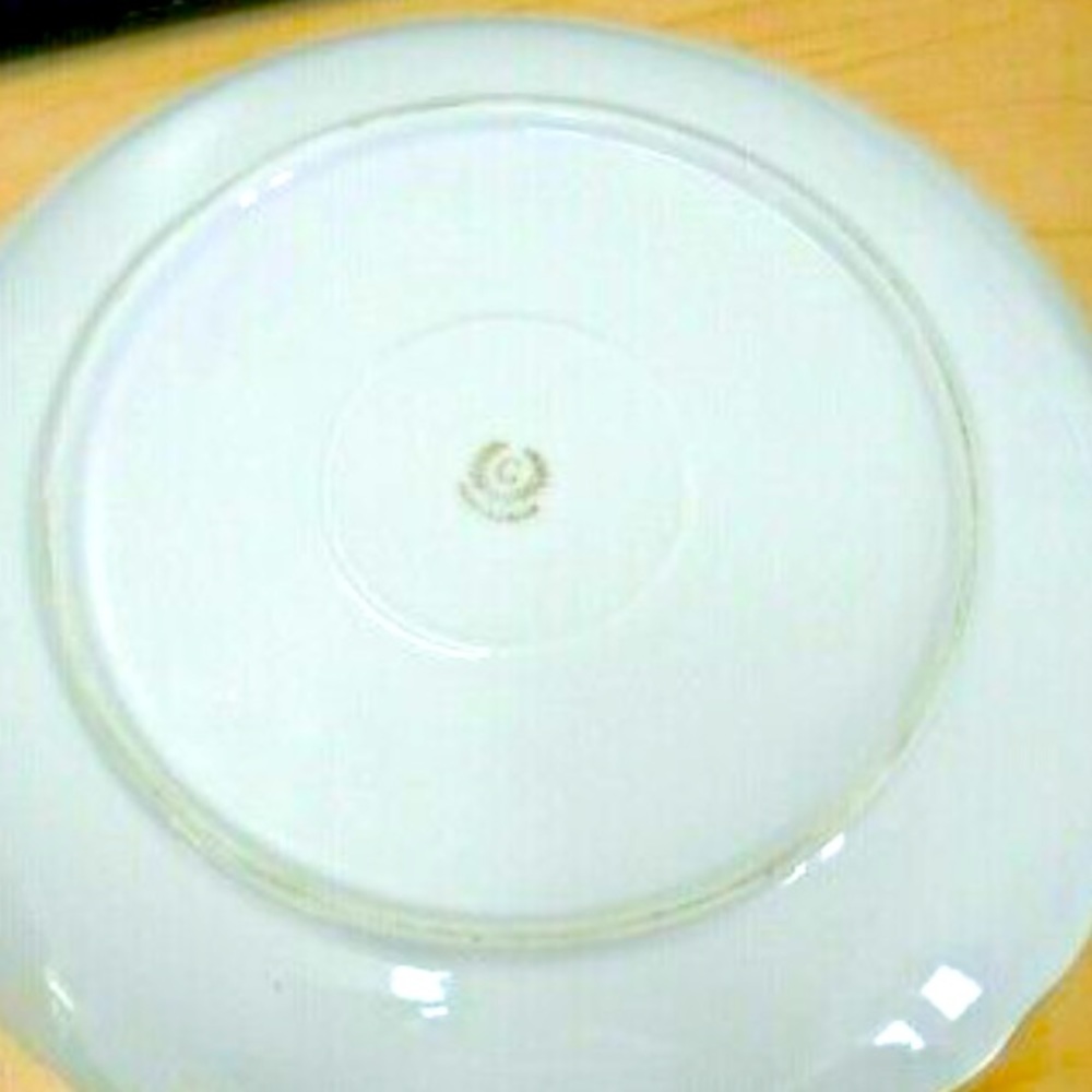 Giftcraft Shell Shape Snack Plates & tea cups - Picture 4 of 5